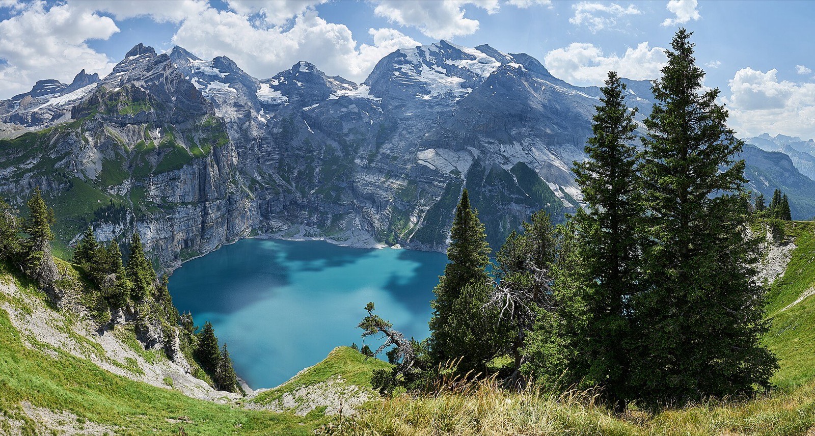 Oeschinensee panorama above Kandersteg